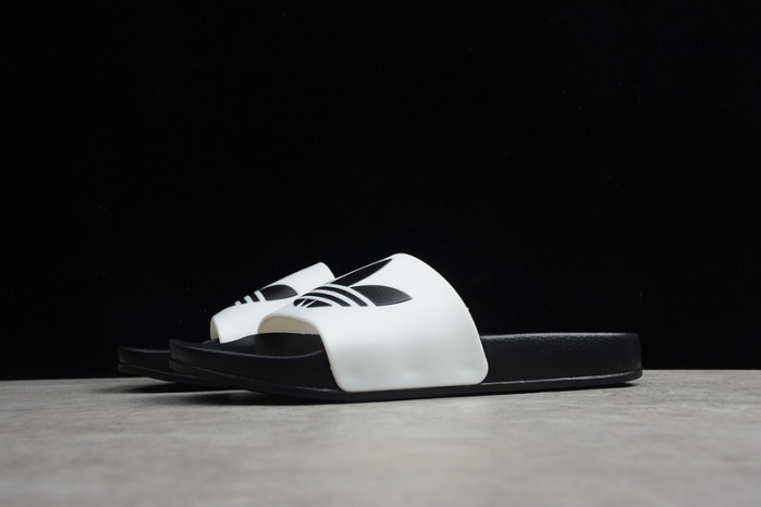 ADILETTE PRIDE SLIPPER H903P176