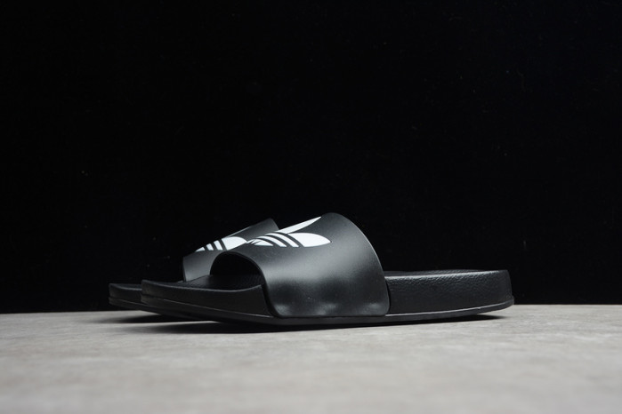 ADILETTE PRIDE SLIPPER H903P179