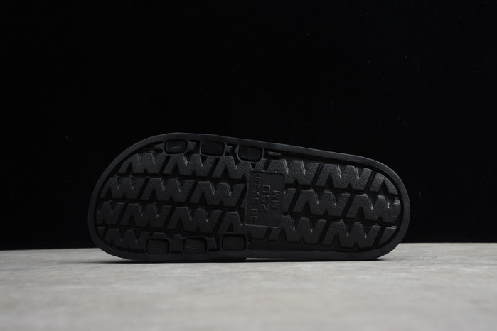 ADILETTE PRIDE SLIPPER H903P179